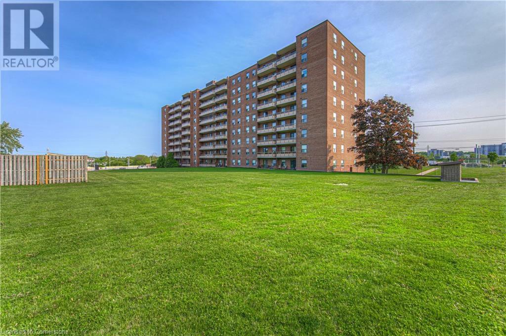 Property Photo: 1100 Courtland Avenue East 714 ON N2C 2H9