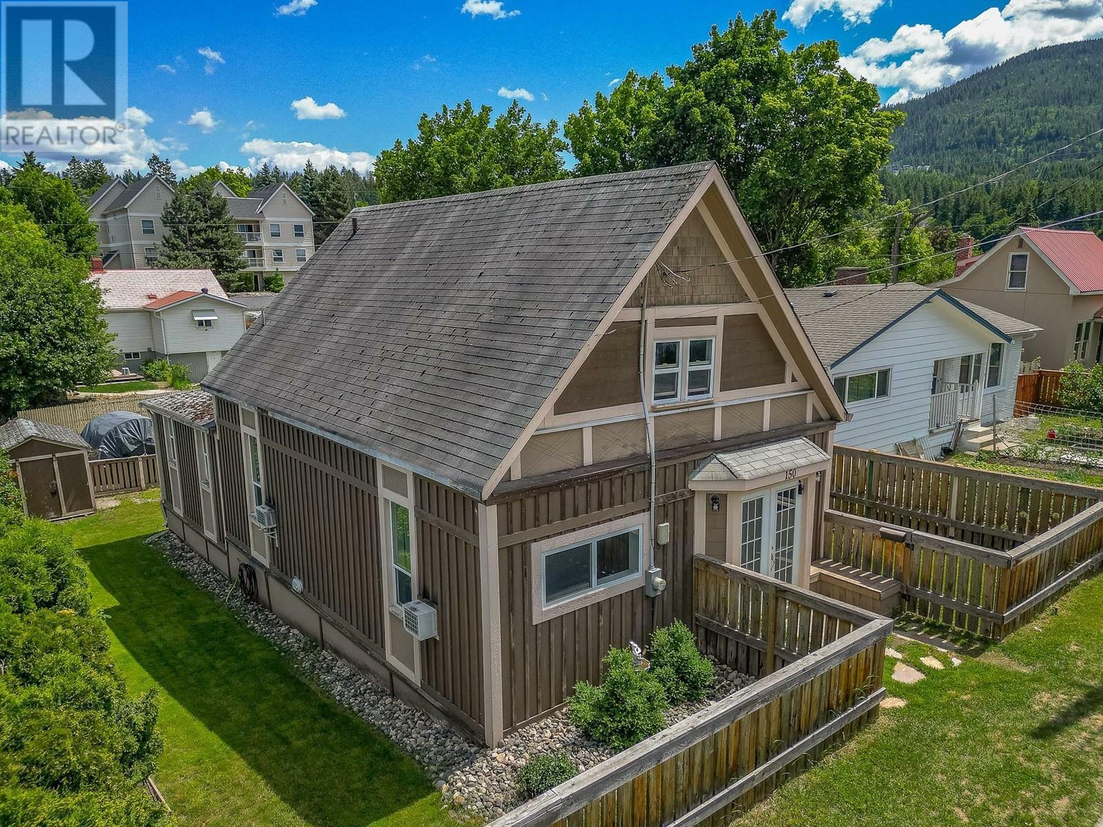 Photo de la propriété: 150 1 Street Southeast BC V1E 4H5