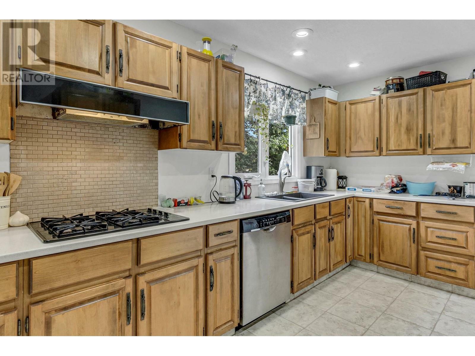 Property Photo: 4322 Highland Drive BC V2K 2C6