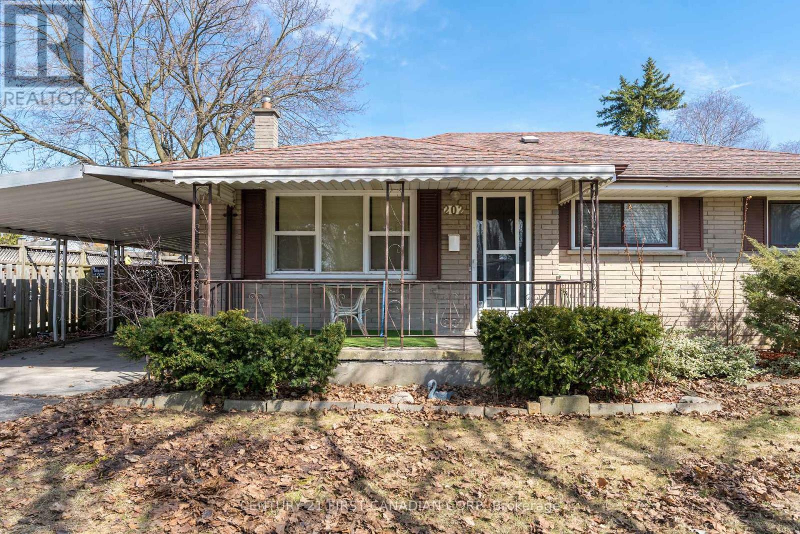 Property Photo: 202 Renfro Crescent ON N5Z 3B7