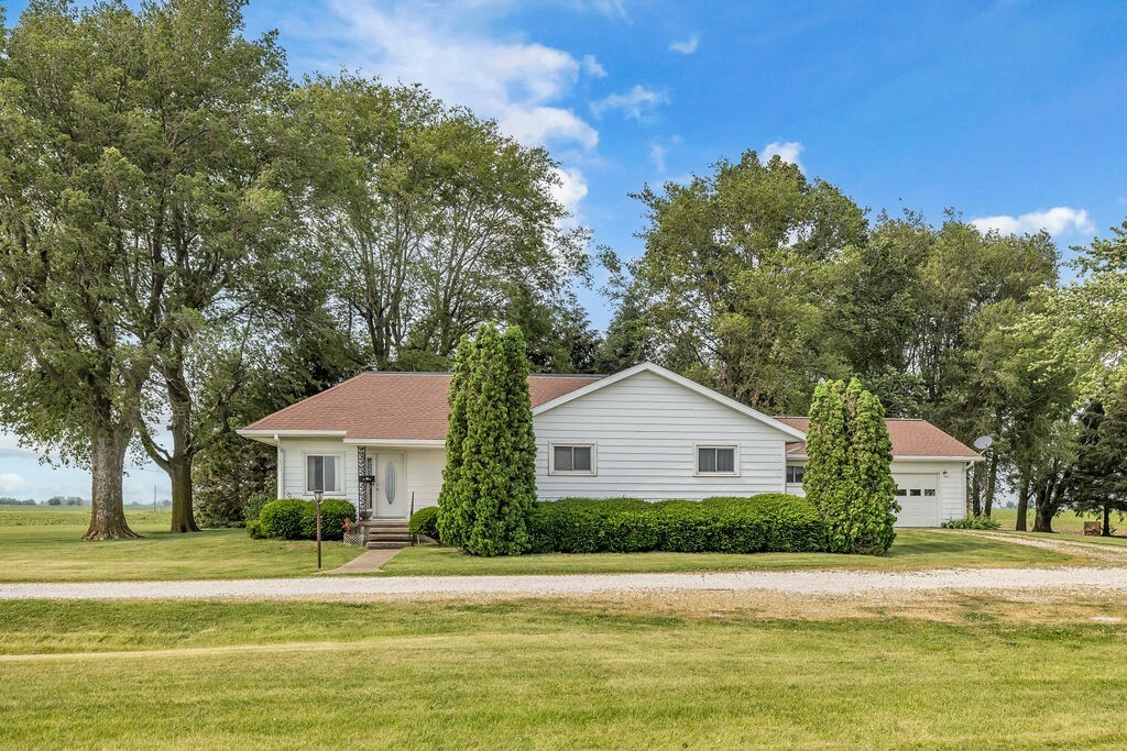 494 1750th Avenue  Mt. Pulaski IL 62548 photo