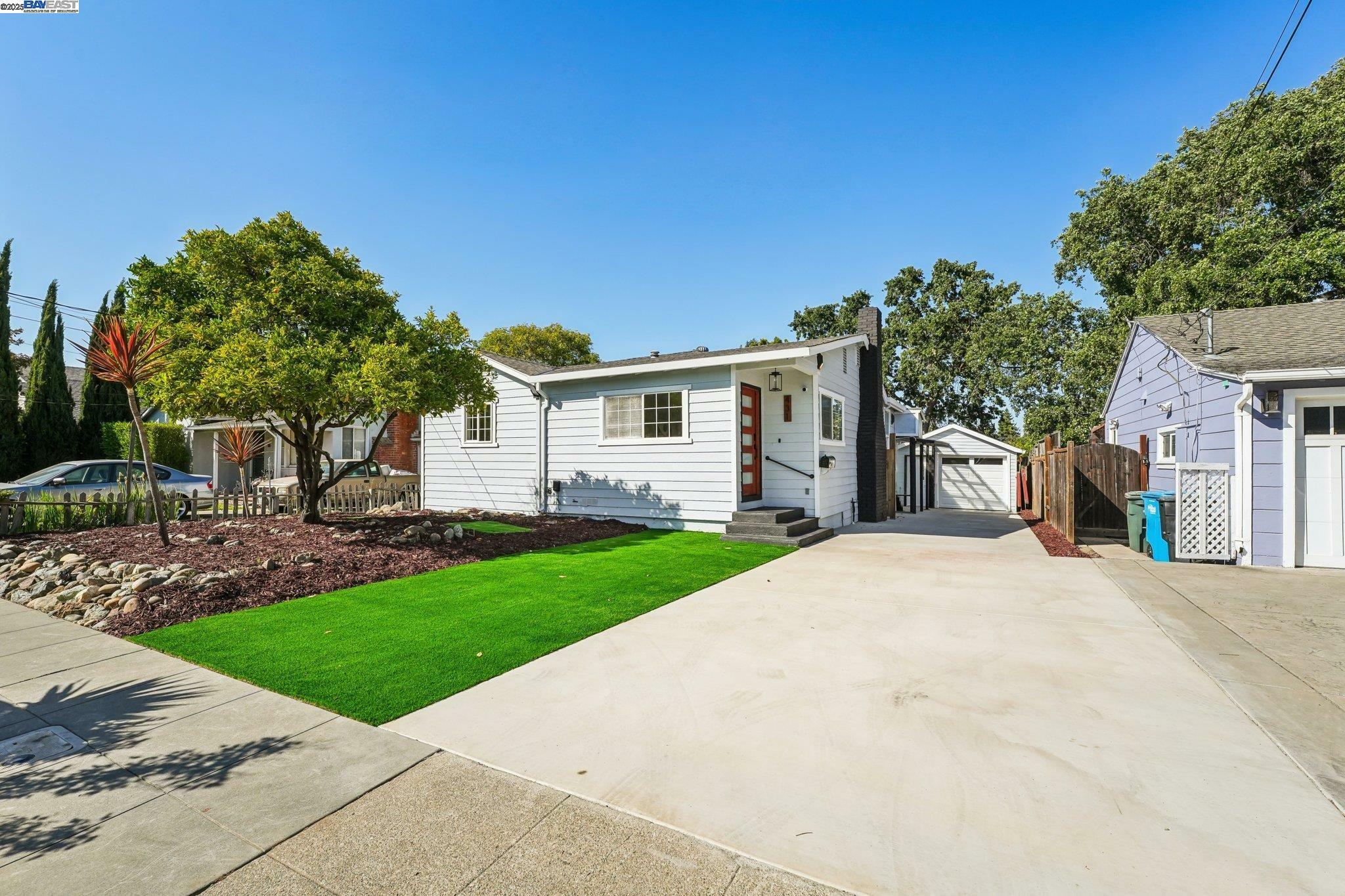 Property Photo:  431 Alameda De Las Pulgas  CA 94062 