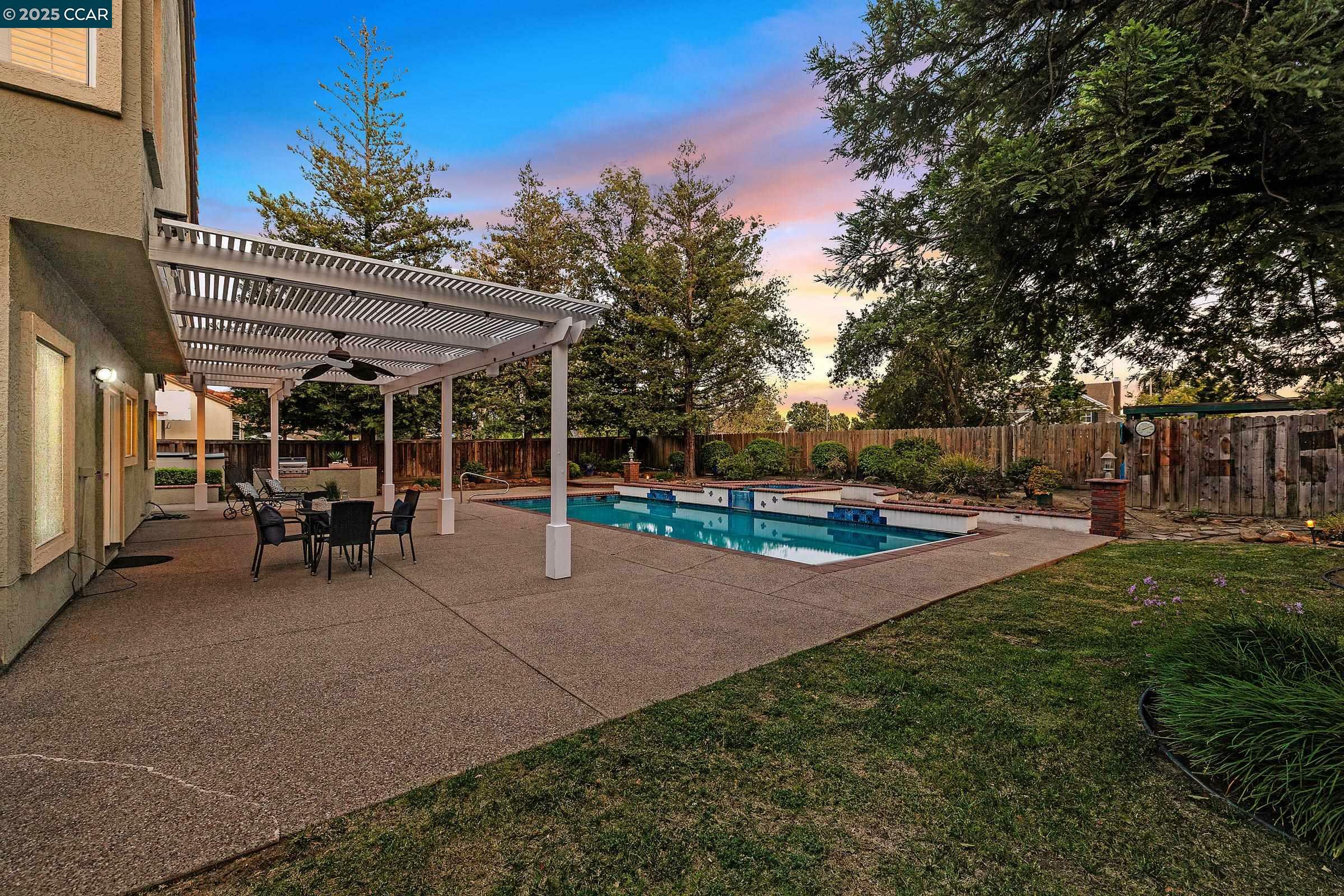 Property Photo: 1340 Breakwater Way CA 94513
