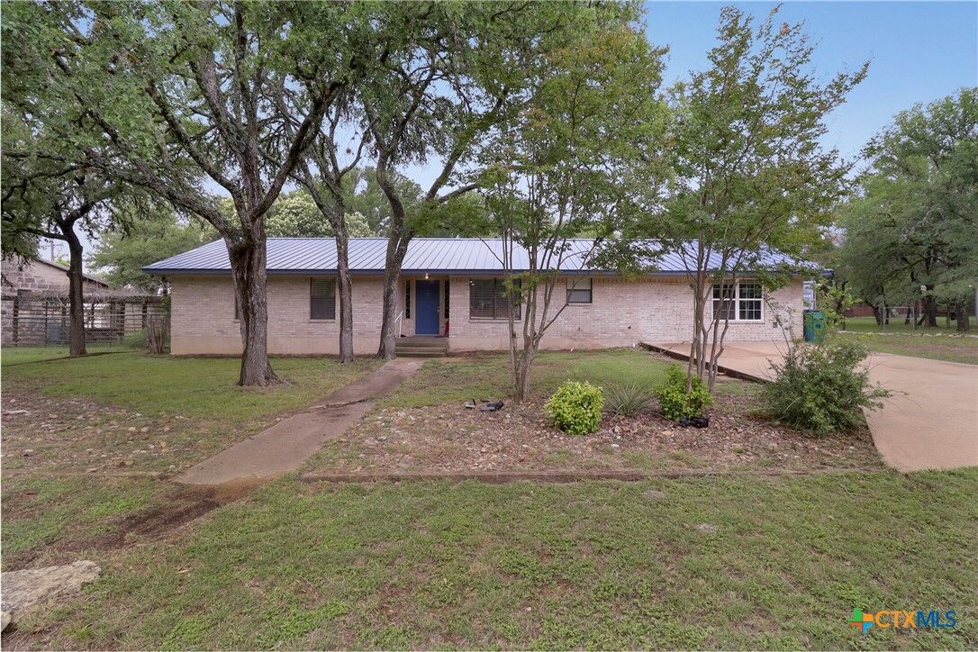 Property Photo:  1313 Oakridge Drive  TX 78606 