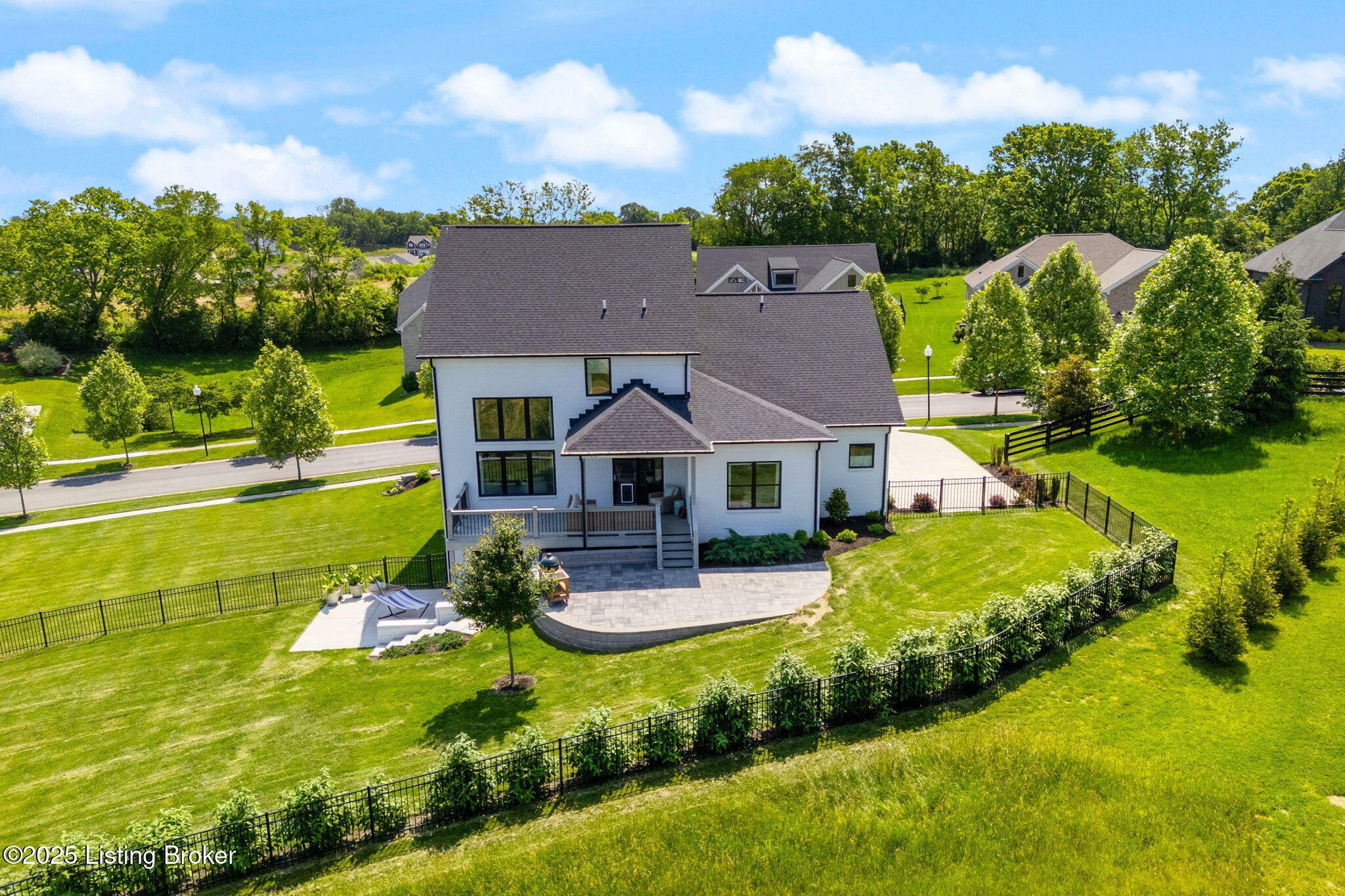 Property Photo: 17716 Shakes Creek Dr KY 40023