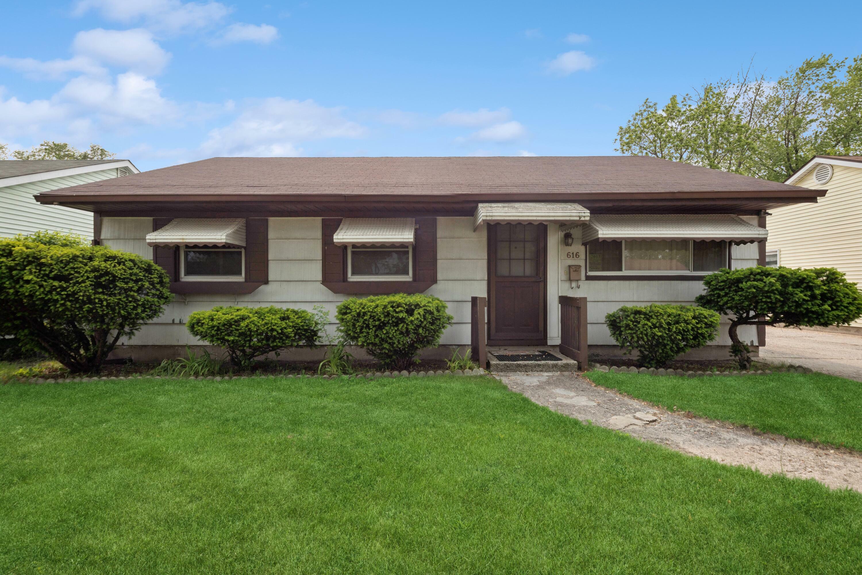 Property Photo: 616 N New Hampshire Street IN 46403