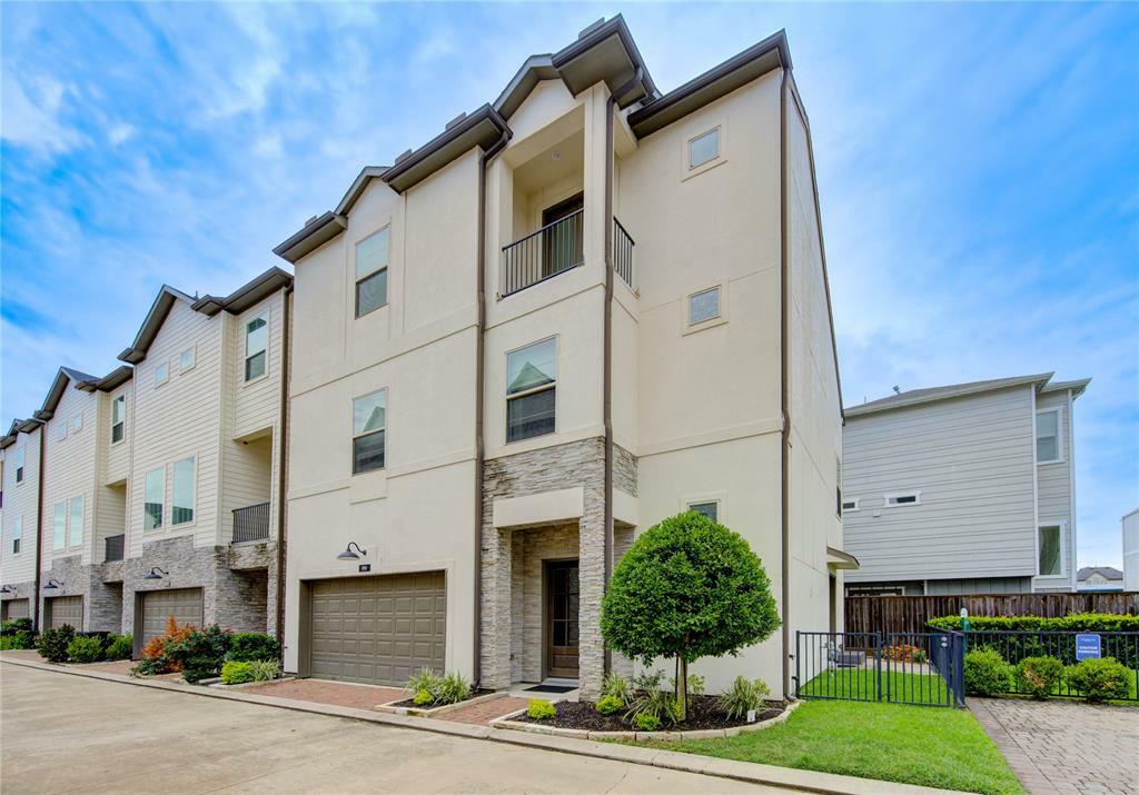 Property Photo: 10918 Brookeshire Chase Lane TX 77043
