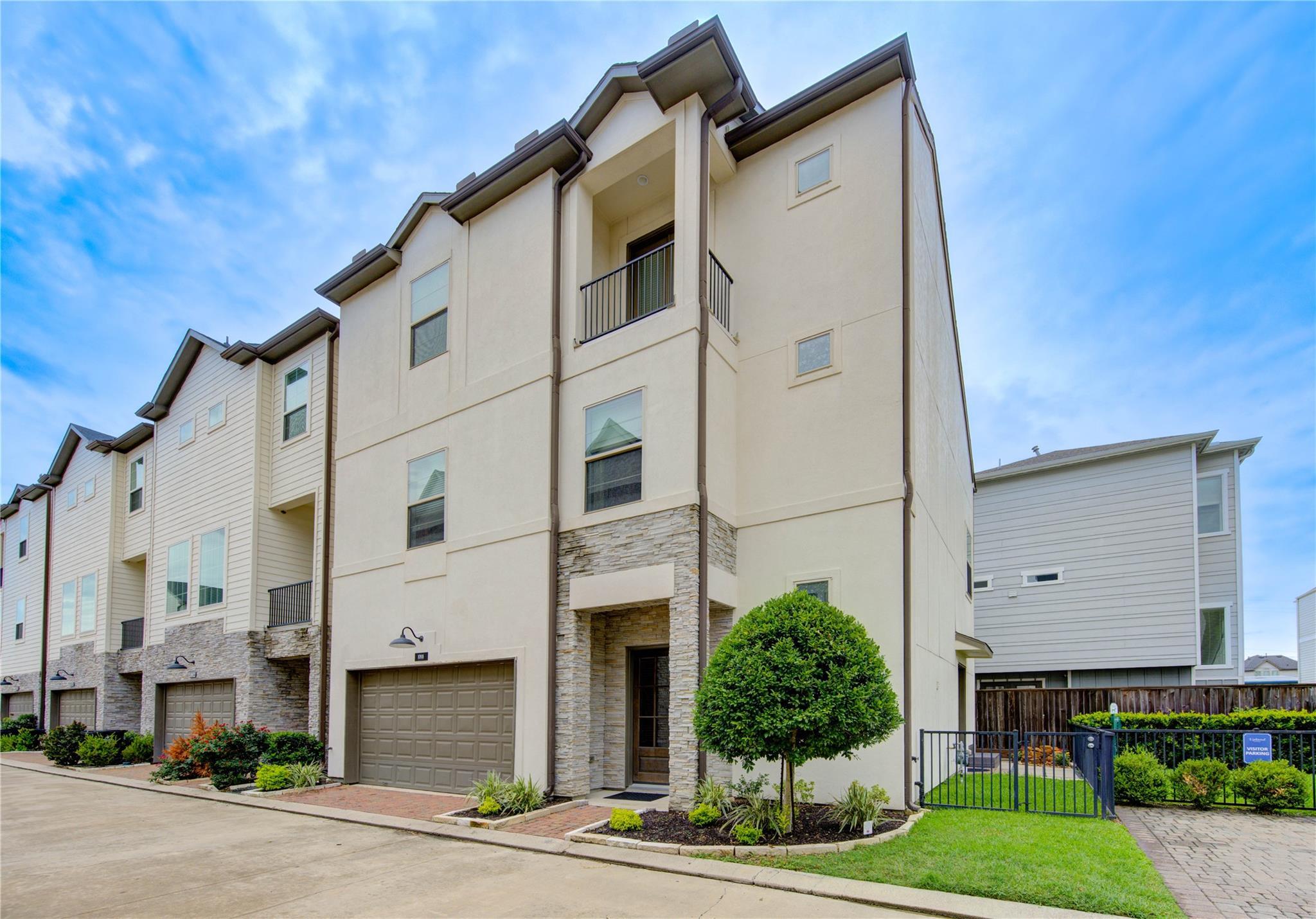 Property Photo: 10918 Brookeshire Chase Lane TX 77043