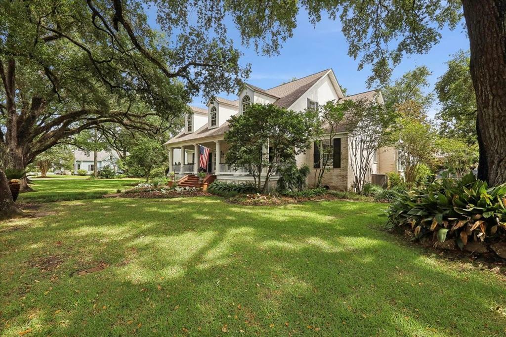 Property Photo: 1007 Pine Avenue TX 77630