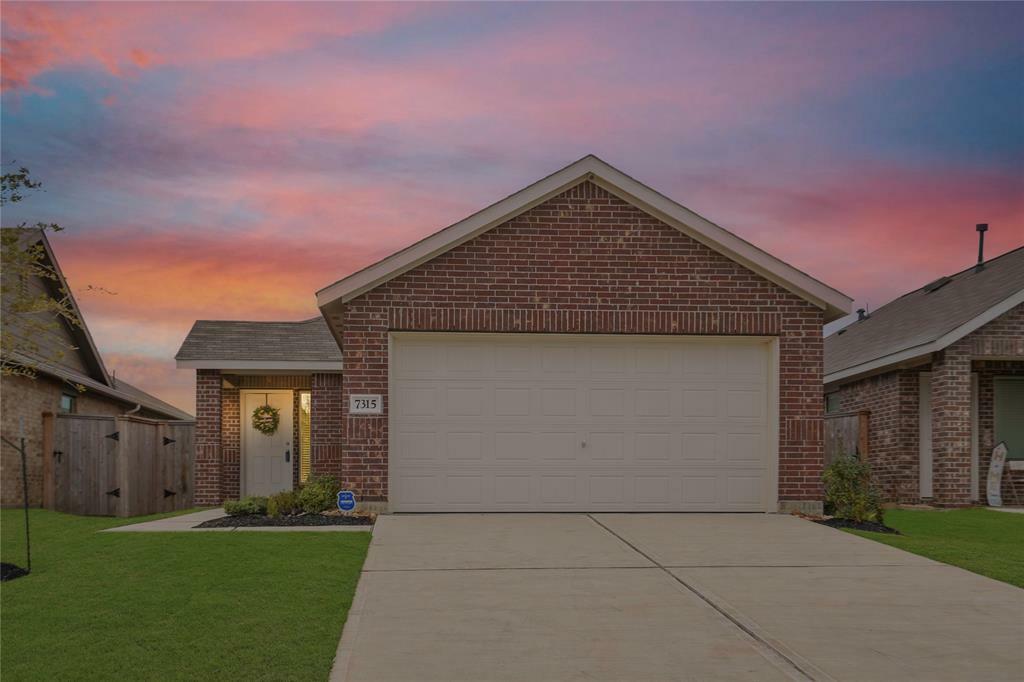 Property Photo: 7315 Gorrion Drive TX 77493