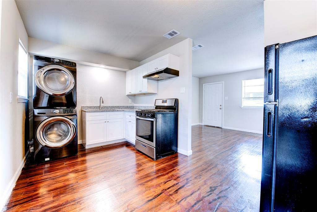 5521 Cavalcade Street  Houston TX 77026 photo