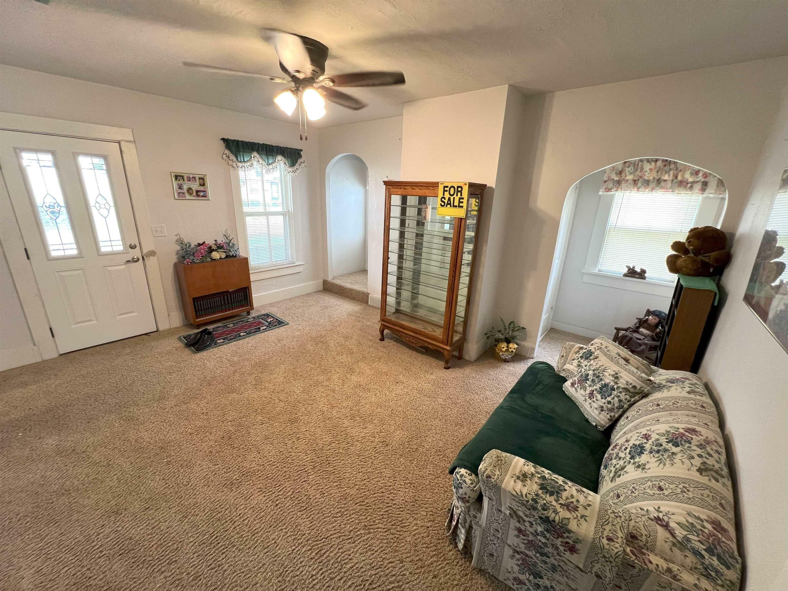 Property Photo: 1119 State St IA 50461