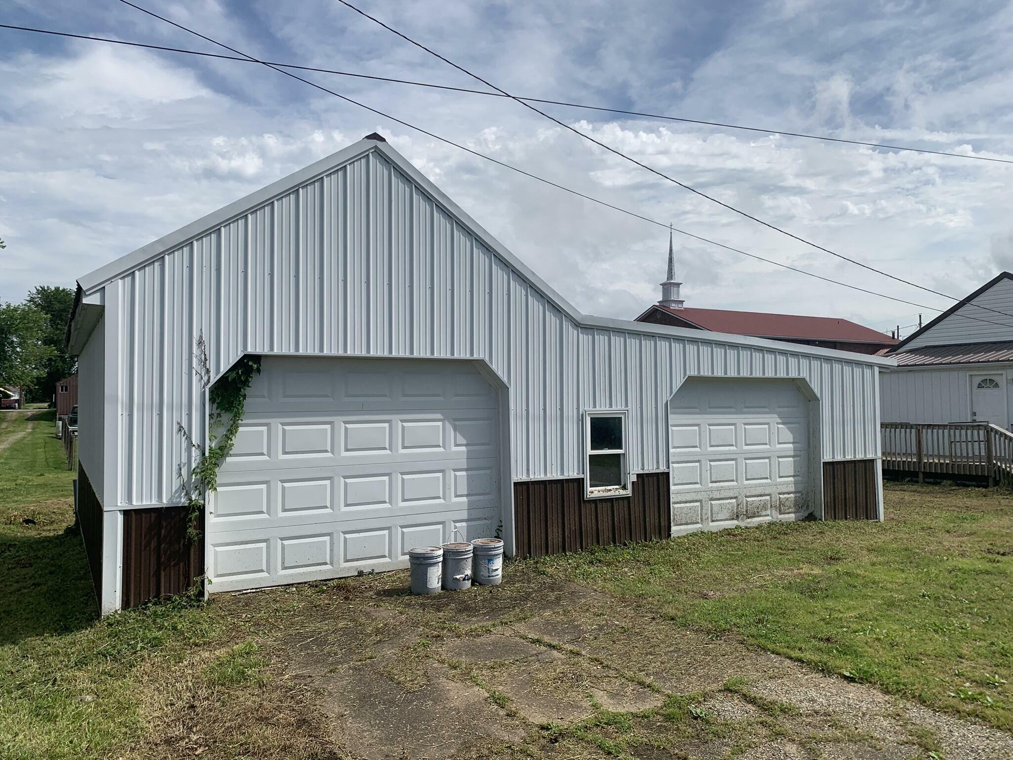 Property Photo: 901 Eastern Avenue KY 41183