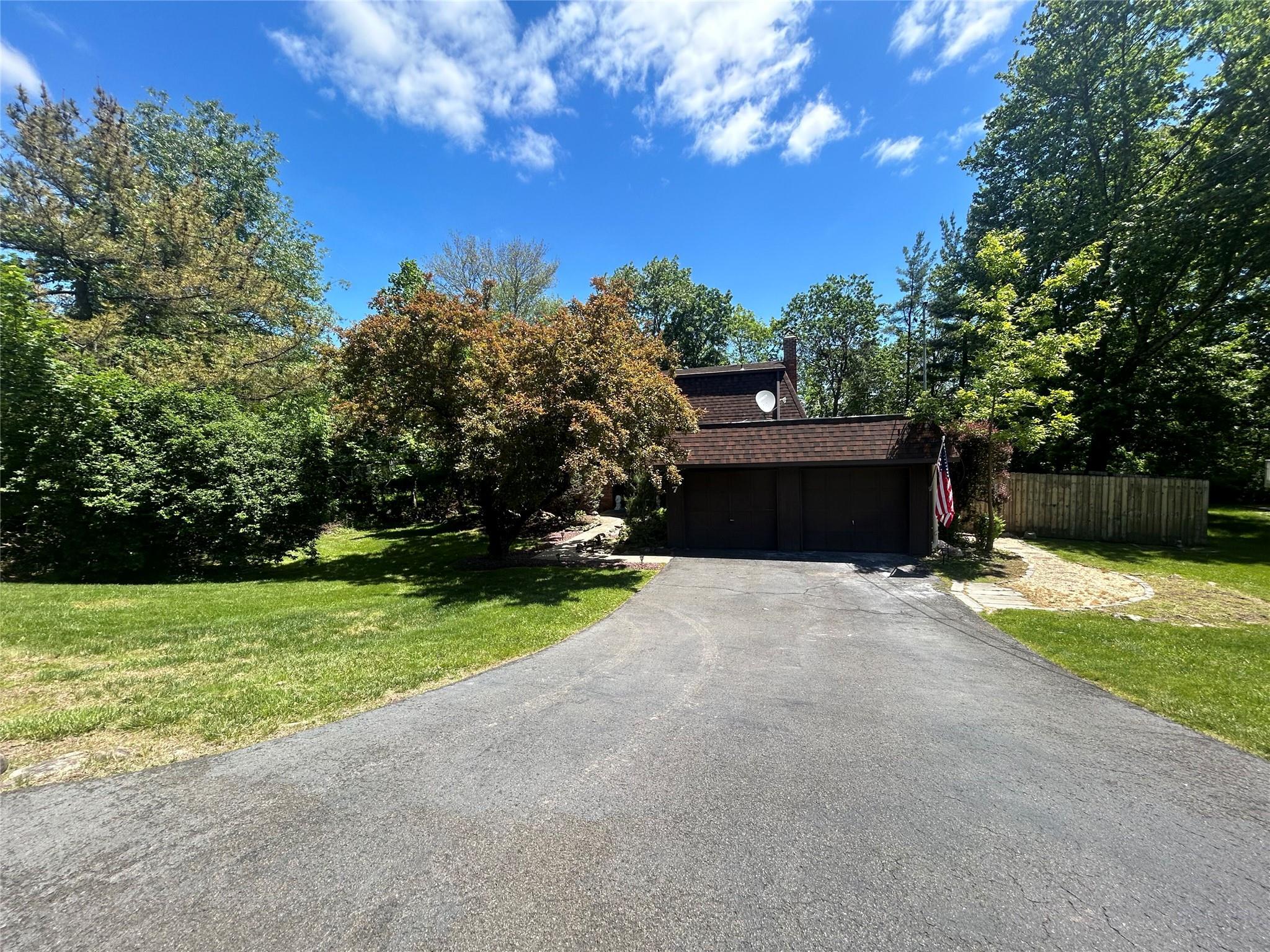 7 Medford Place  Nanuet NY 10954 photo