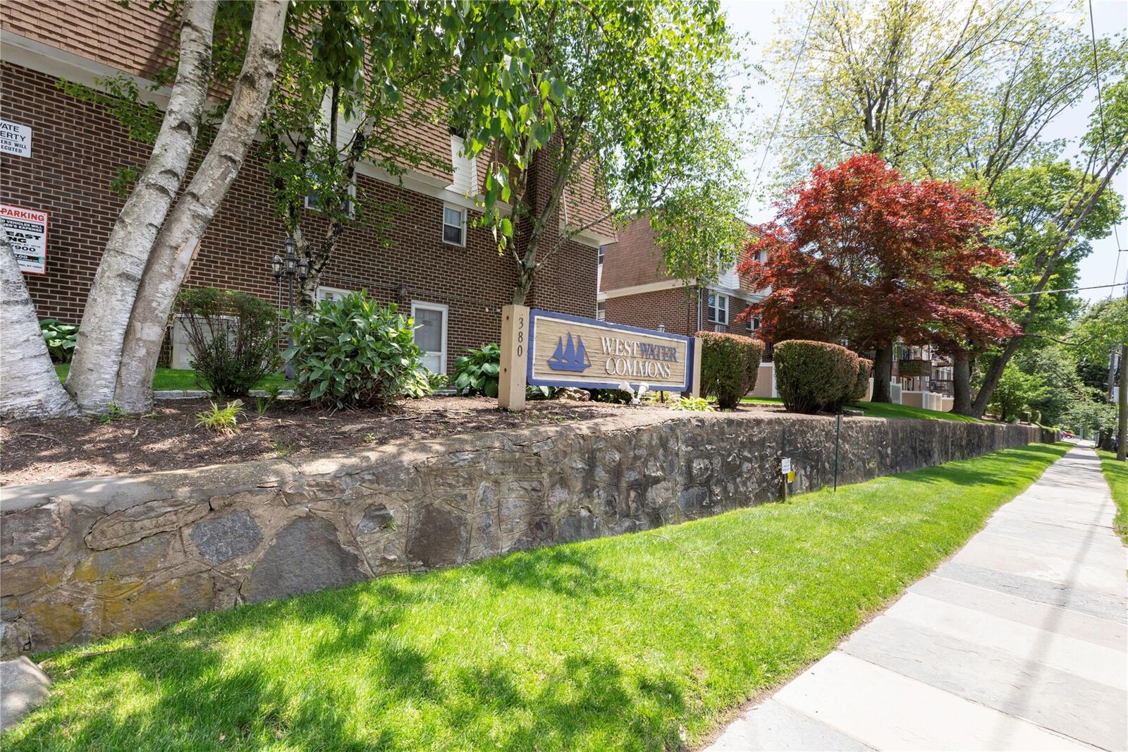 Property Photo: 380 N Broadway D4 NY 10701