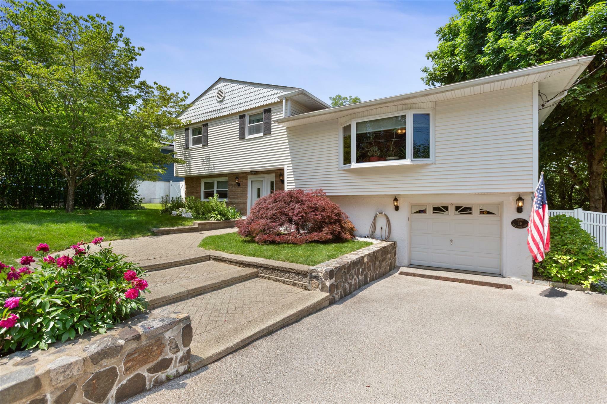 Property Photo: 16 Valleyview Road NY 10523