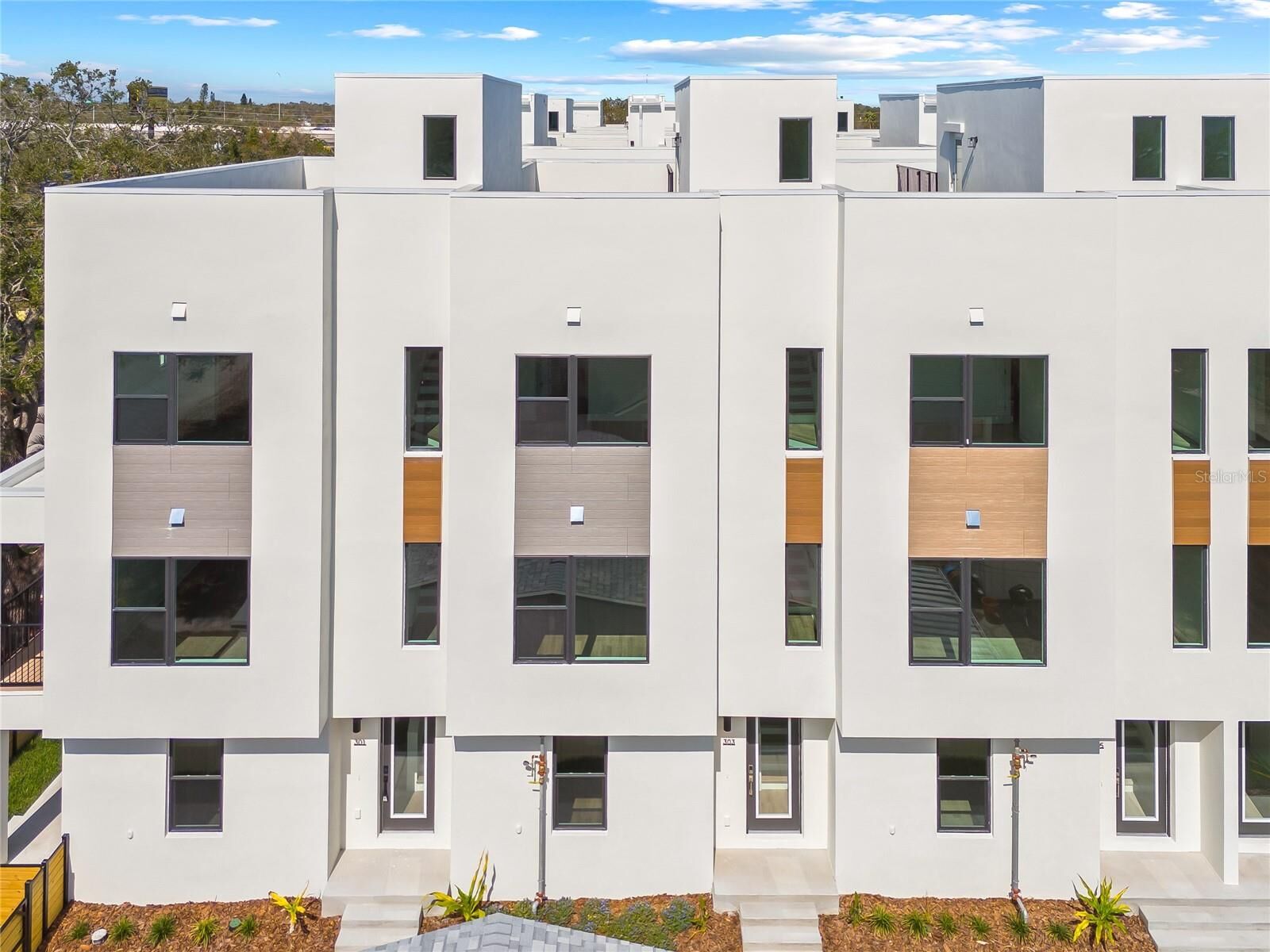 Property Photo: 303 15th Street N FL 33705