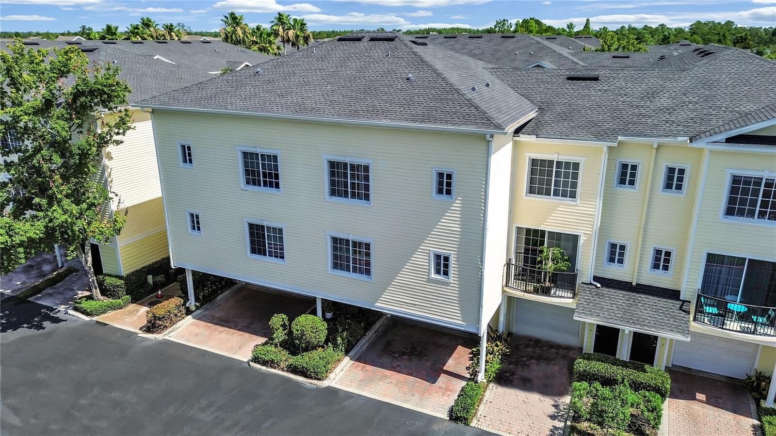 Property Photo: 9731 Meadow Field Circle FL 33626