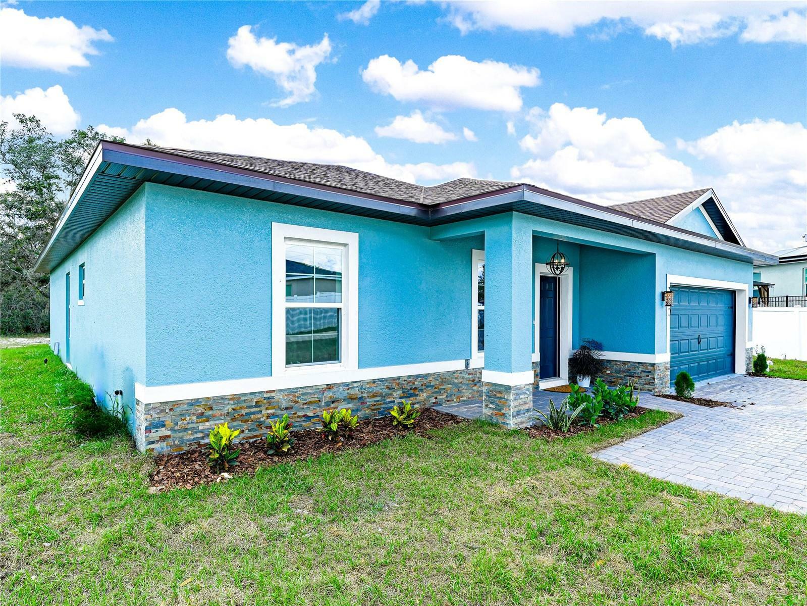 Property Photo: 527 Rio Grande Drive FL 34759