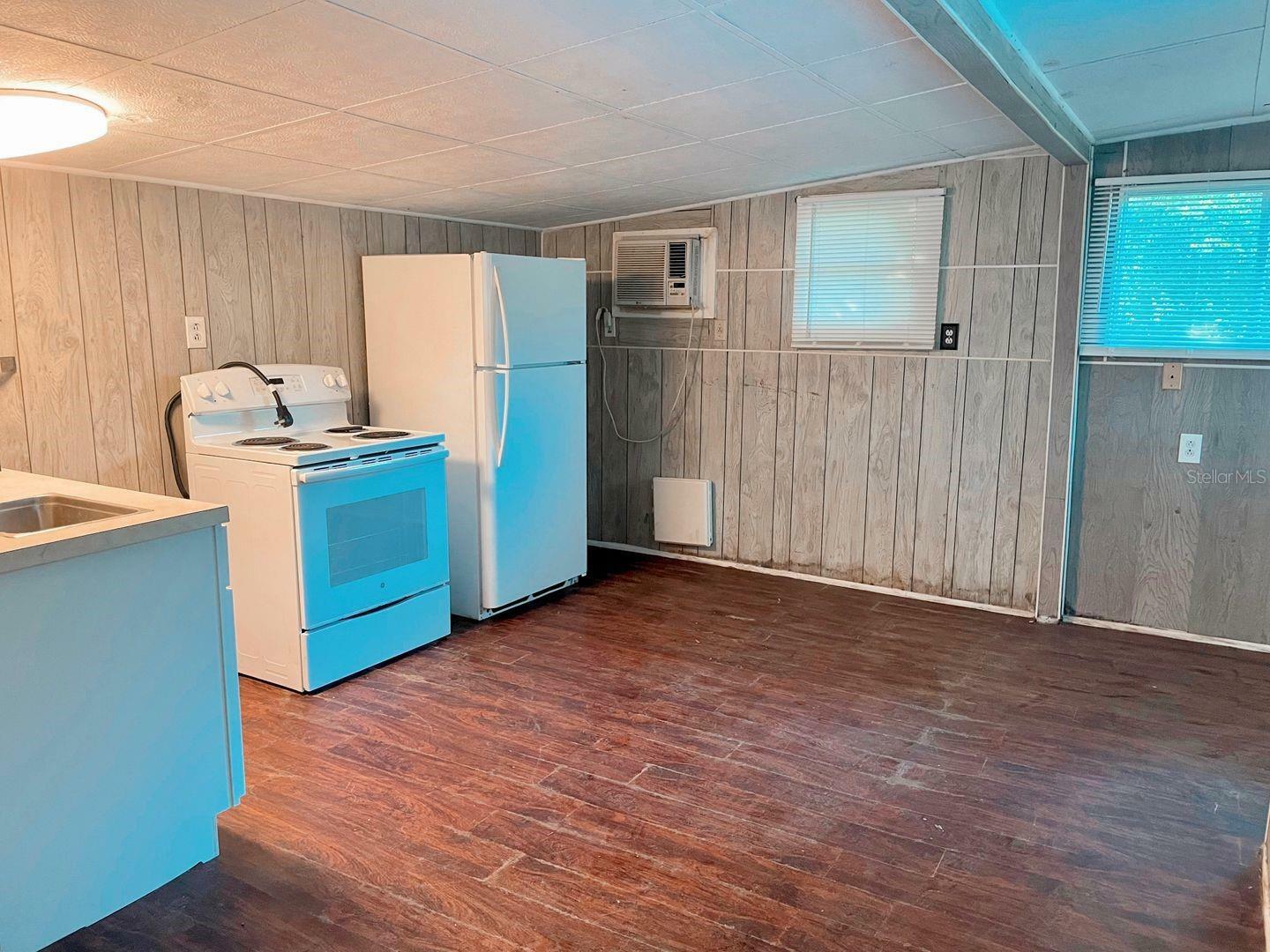 Property Photo: 1225 E 142nd Avenue C FL 33613