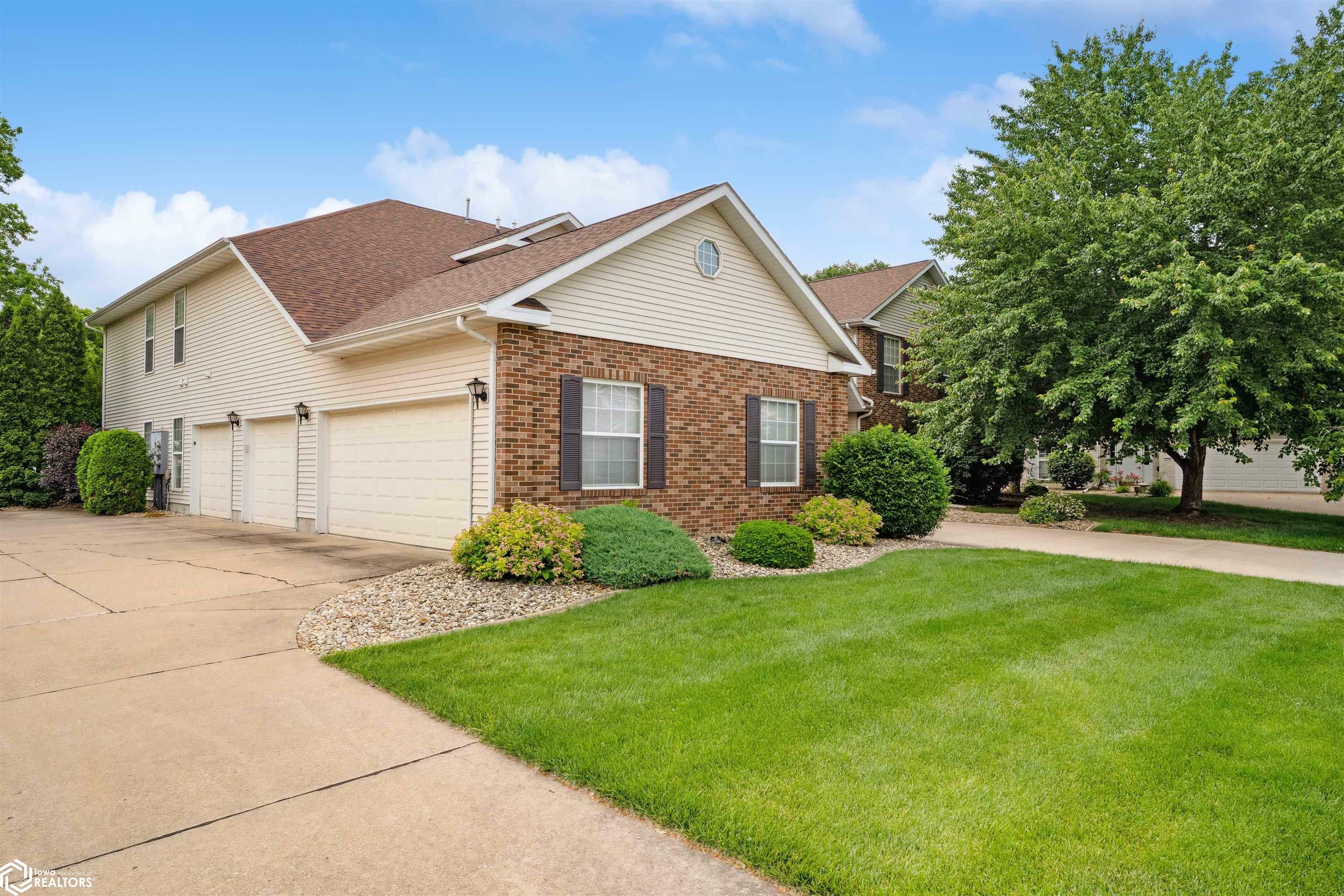 Property Photo: 1408 Orchard Meadow Drive D IA 52601