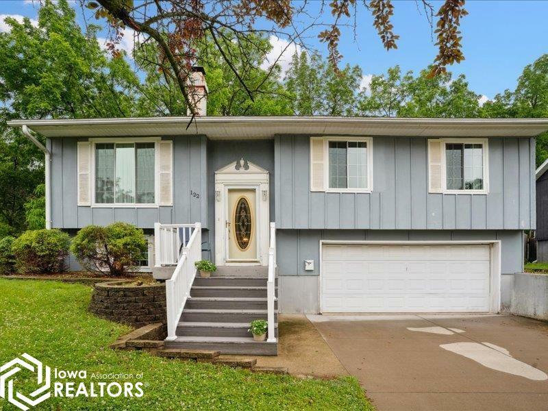Property Photo: 122 Paulaire Court IA 52601