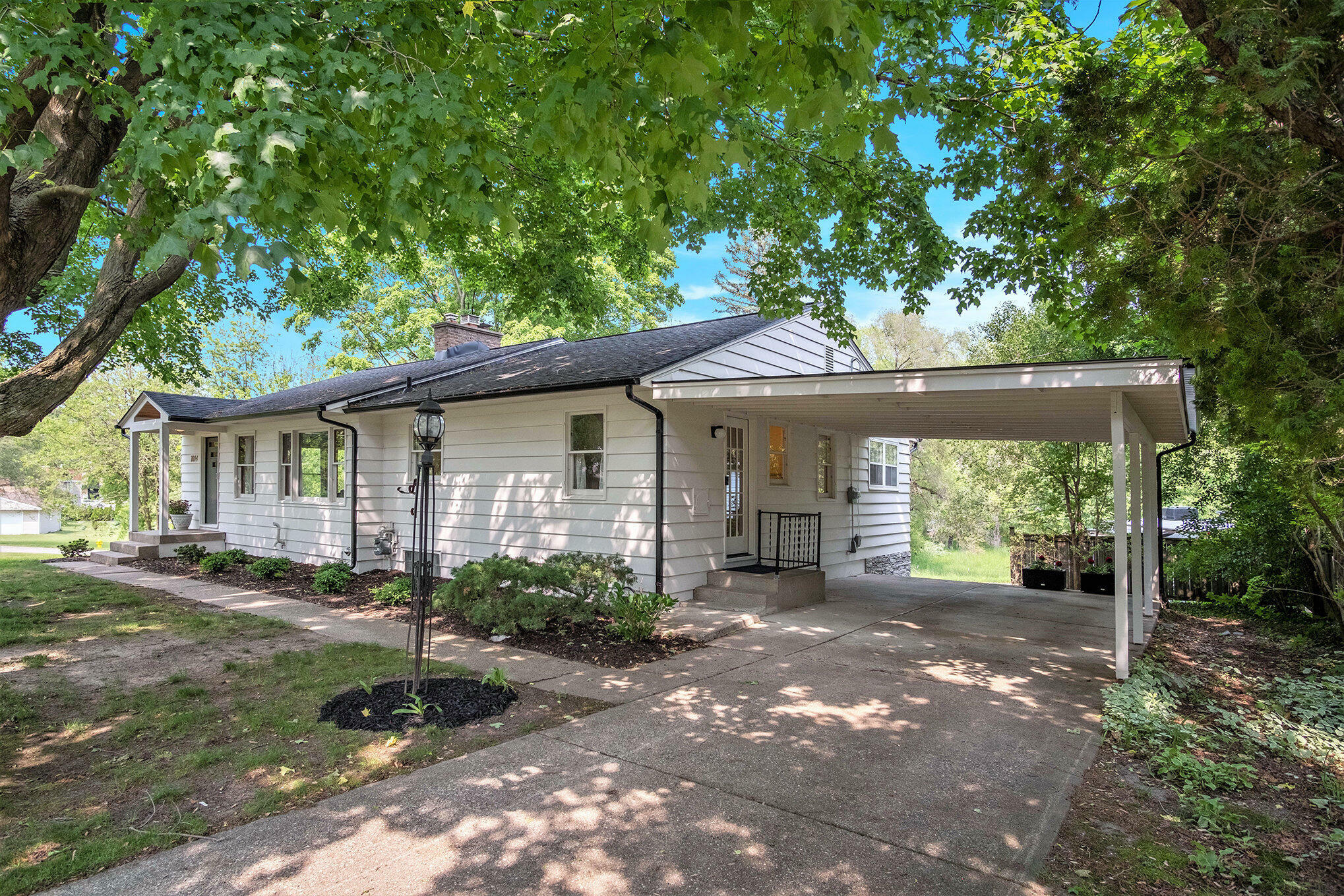 Property Photo: 1014 Cutter Parkway SE MI 49546