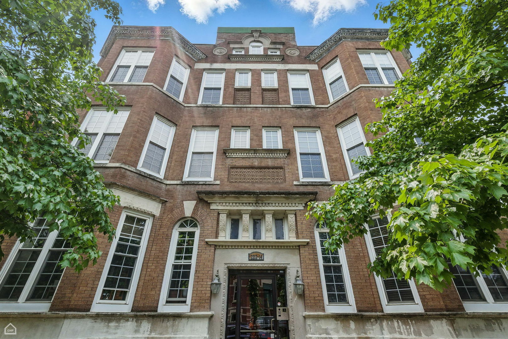 Property Photo: 2212 N Campbell Avenue 1D IL 60647