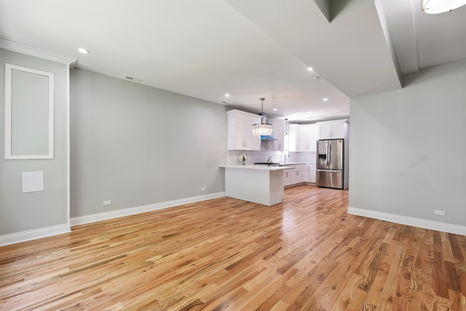 Property Photo: 2938 S 48th Court 1R IL 60804