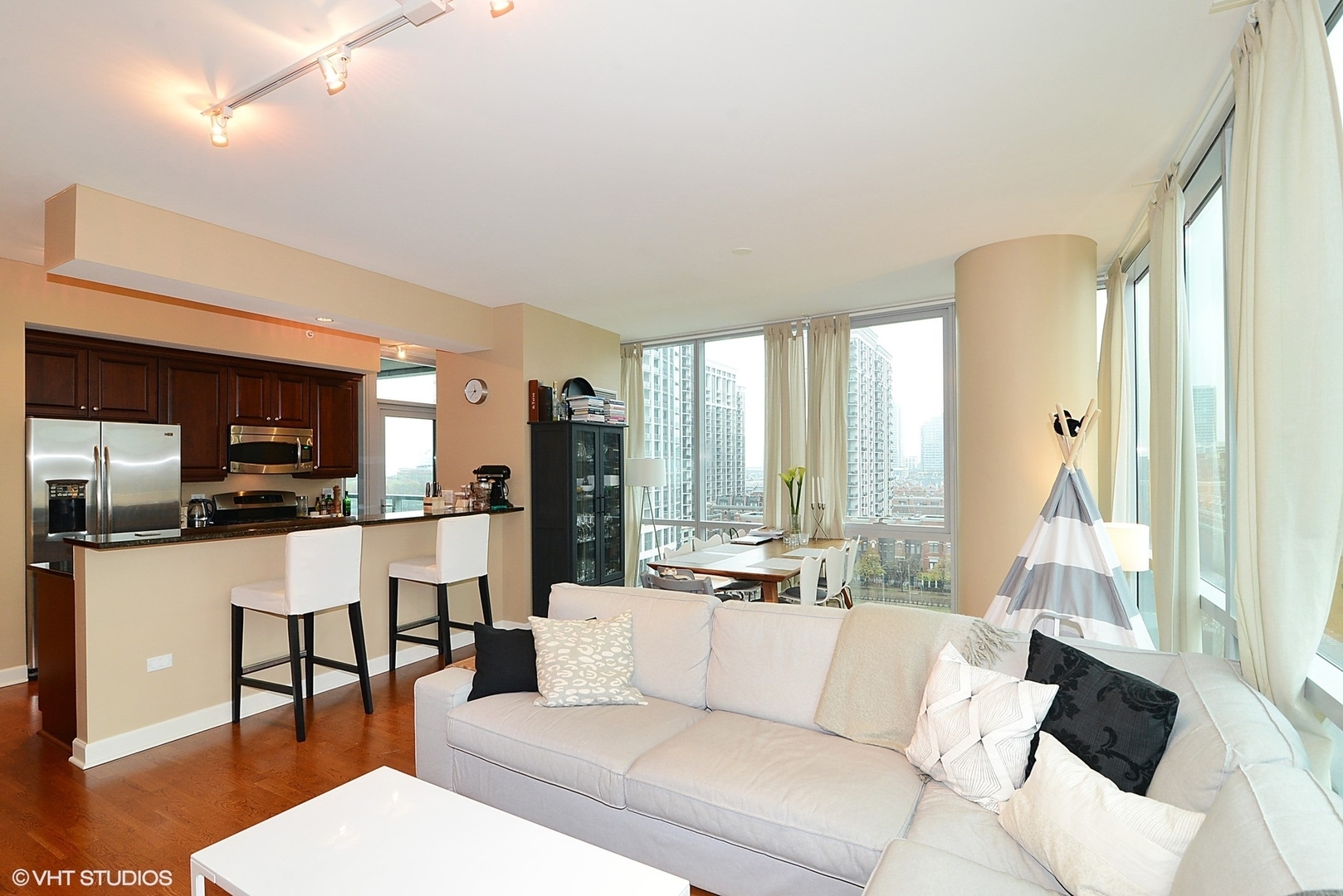 Property Photo: 1201 S Prairie Avenue 706 IL 60605