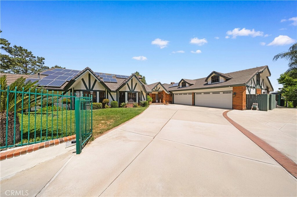Property Photo: 2360 Oakleaf Canyon Road CA 91789