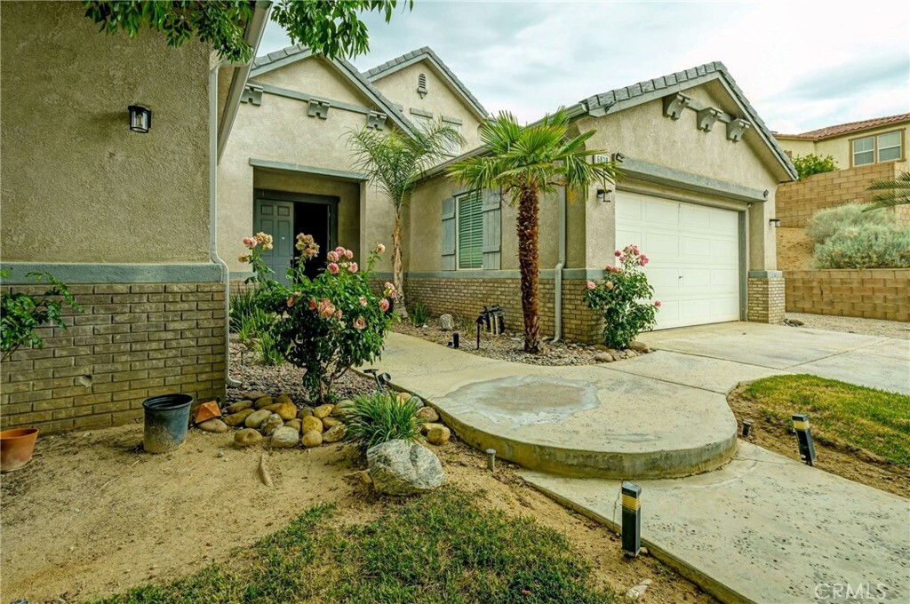 Property Photo: 6838 Miramar Lane CA 93551