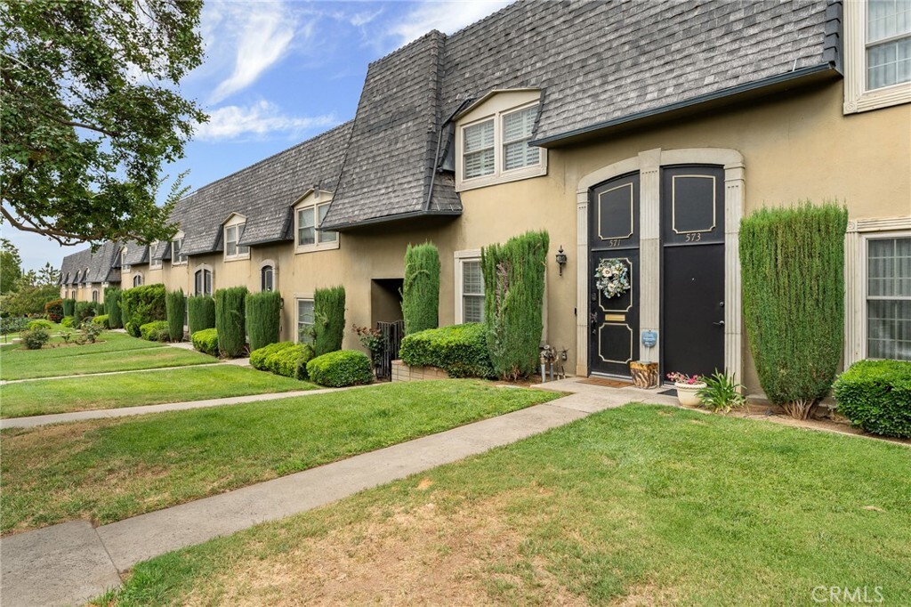 Property Photo:  571 La Verne Street  CA 92373 