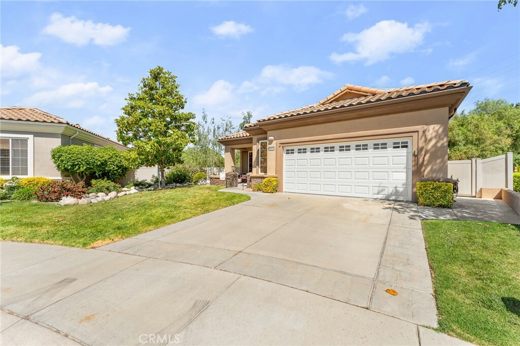 Property Photo:  1574 Litchfield Court  CA 92220 