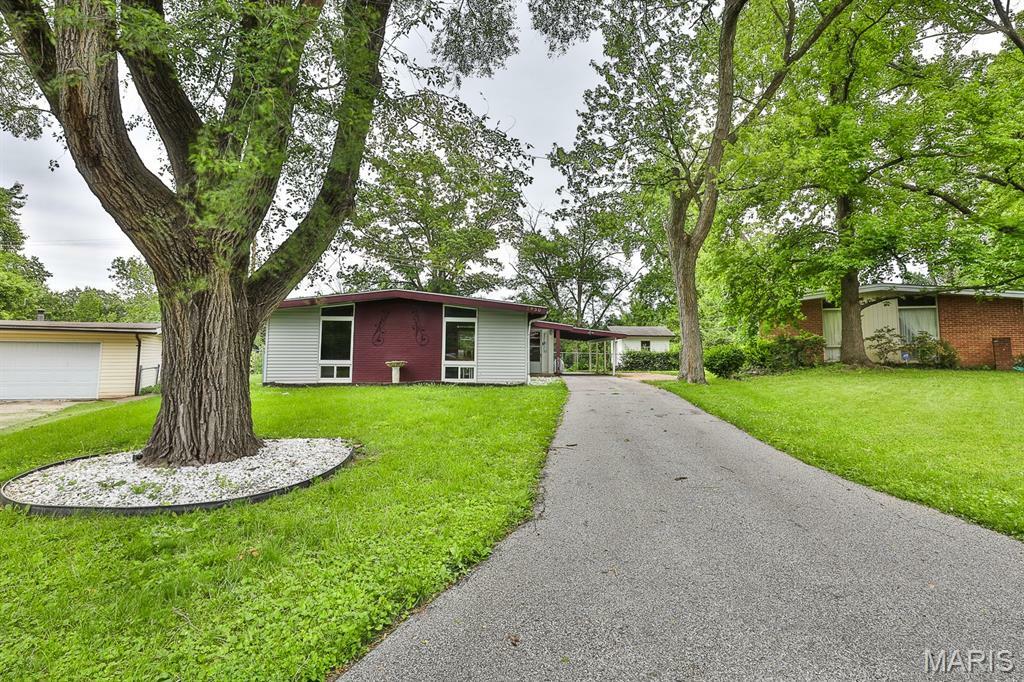 Property Photo: 2930 Holiday Hill Drive MO 63033