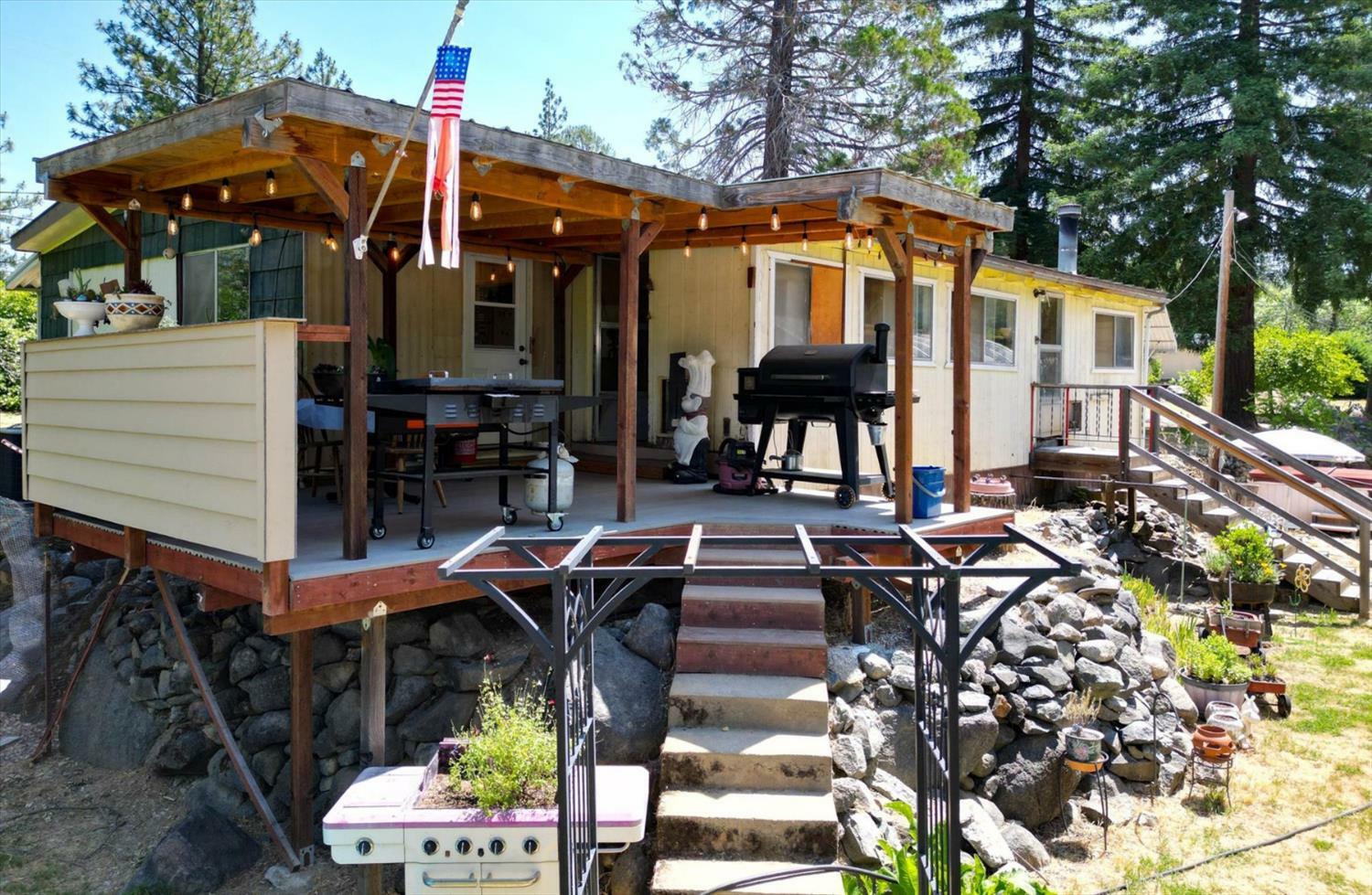 Property Photo: 14939 Stagecoach Way CA 95975