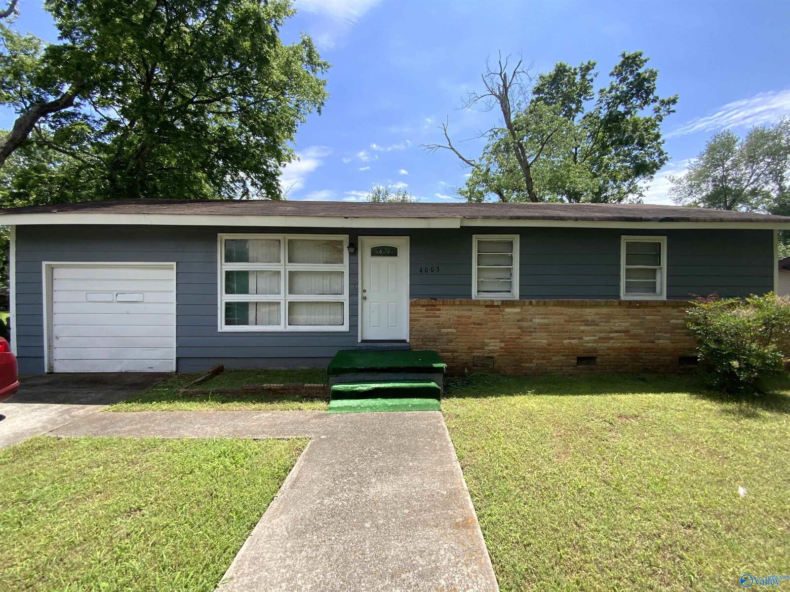 Property Photo:  4003 Grizzard Road NW  AL 35810 