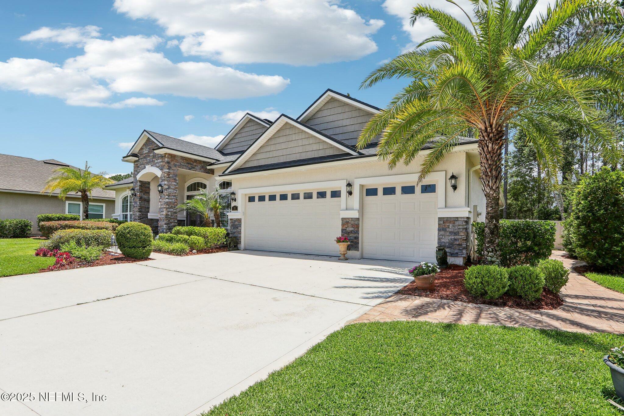 Property Photo: 33 Tinker Court FL 32259