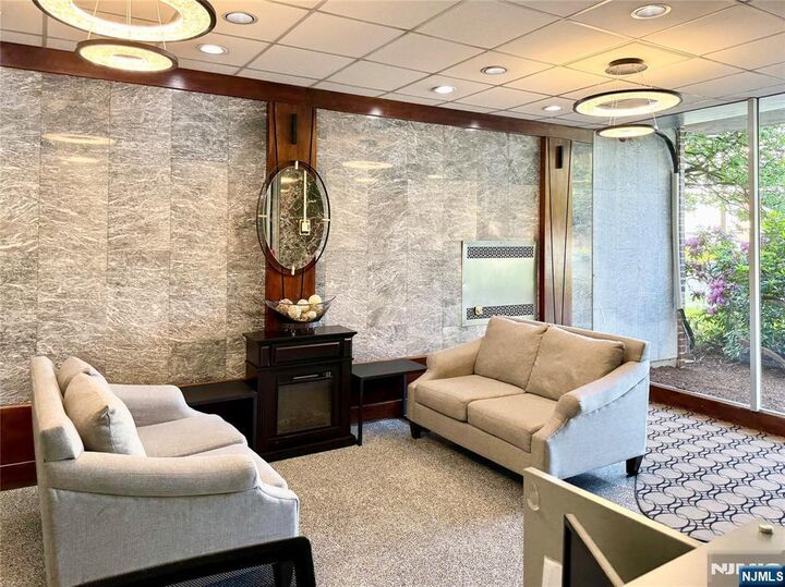 Property Photo:  90 Prospect Avenue 10G  NJ 07601 