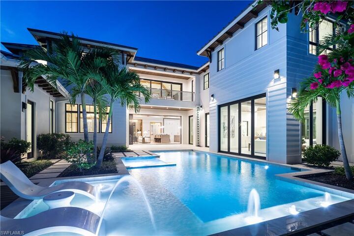 Property Photo: 774 S Golf Dr FL 34102