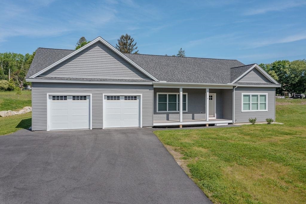 Property Photo:  5 Midmark Lane  NH 03301 