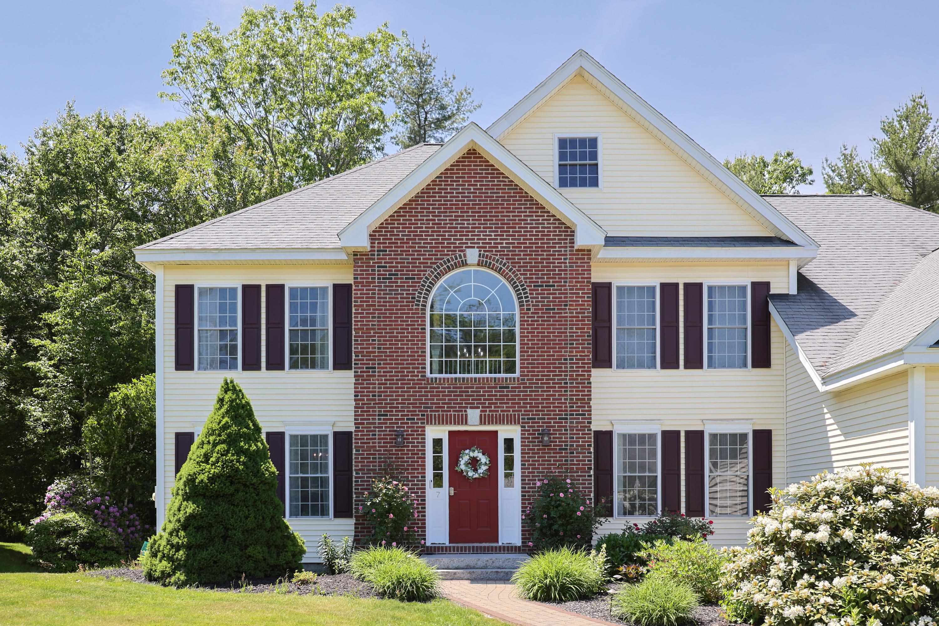 Property Photo: 7 Adella Drive NH 03063
