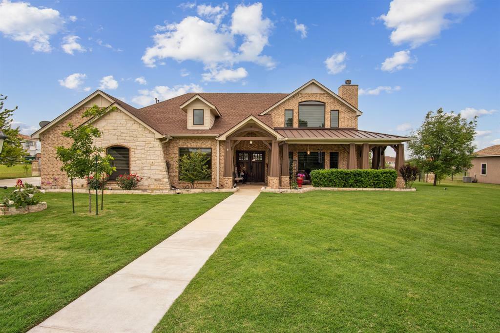 Property Photo: 2640 Creekwood Drive TX 75104