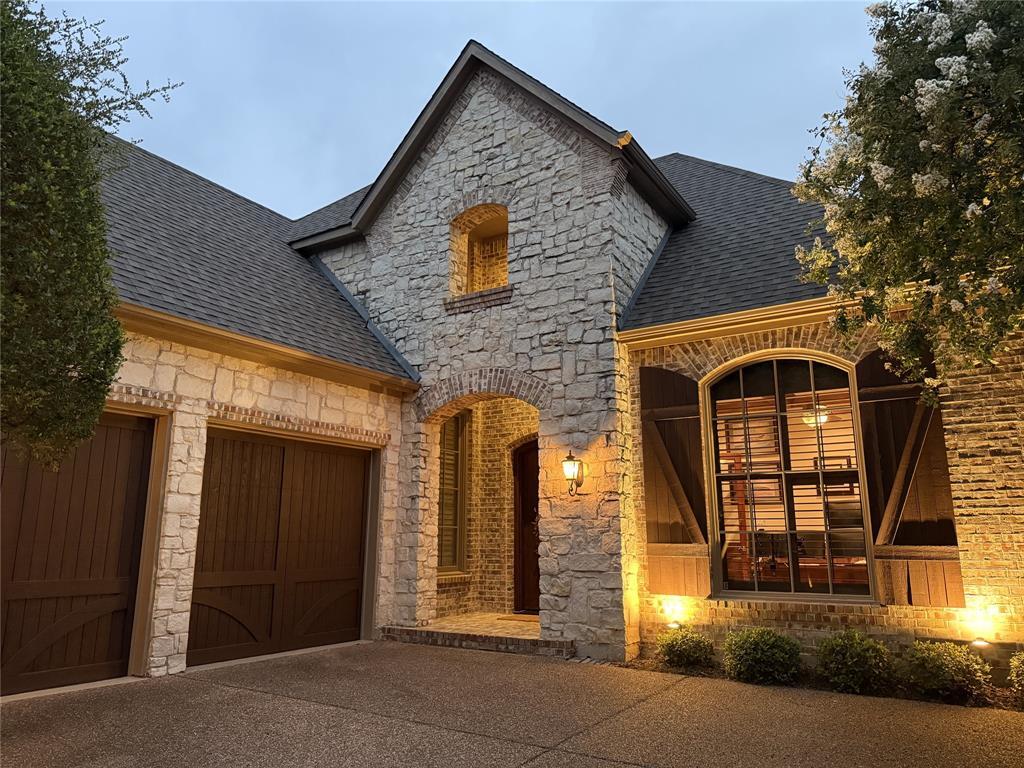 Property Photo: 1420 Kensington Court TX 76092
