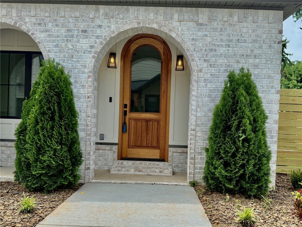 Property Photo:  1312 Bella Vista Road  AR 72712 