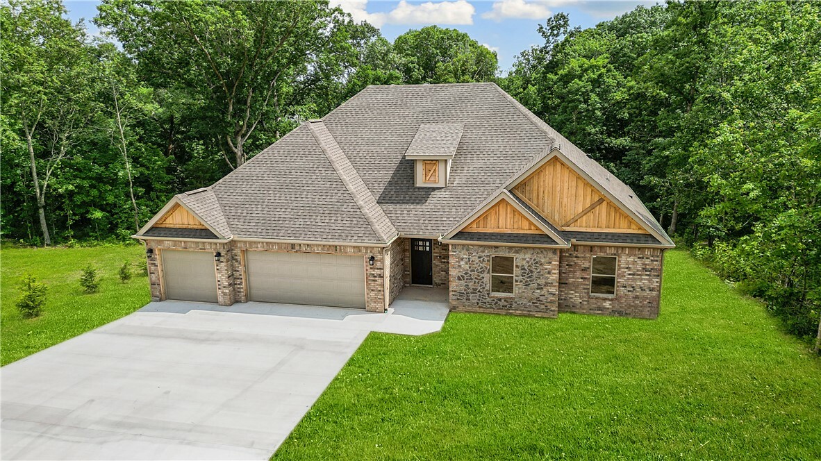 Property Photo: 72 Kirkwall Drive AR 72715