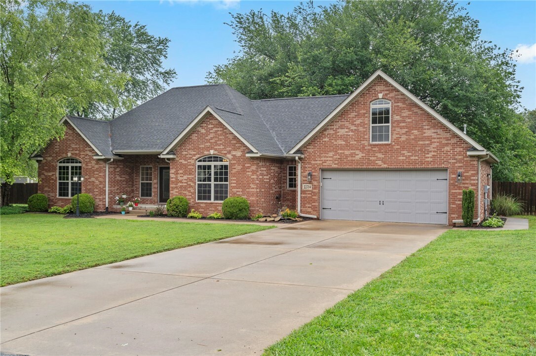 Property Photo: 22704 Oakview Road AR 72761