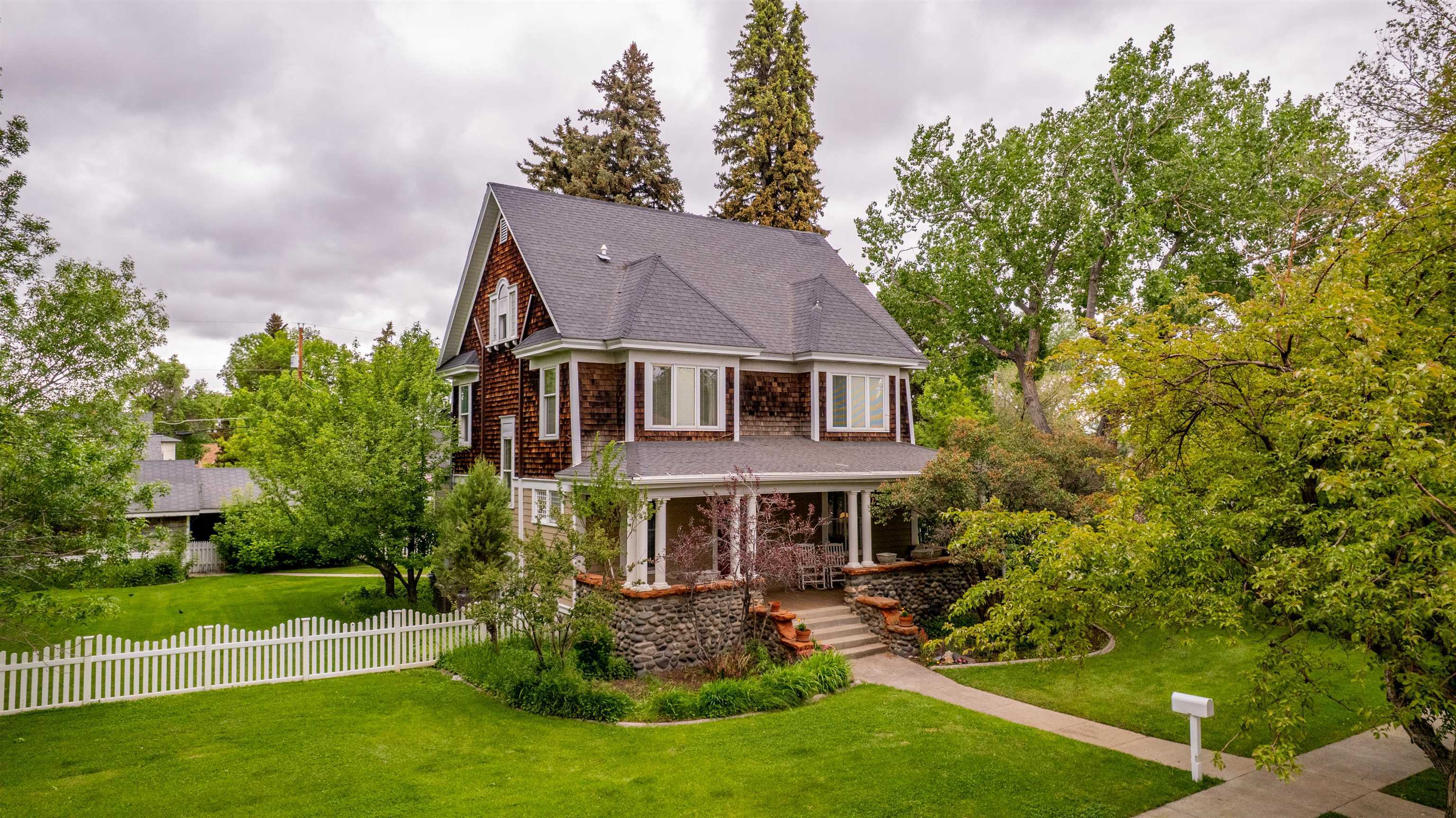 Property Photo: 1037 Rumsey Ave WY 82414