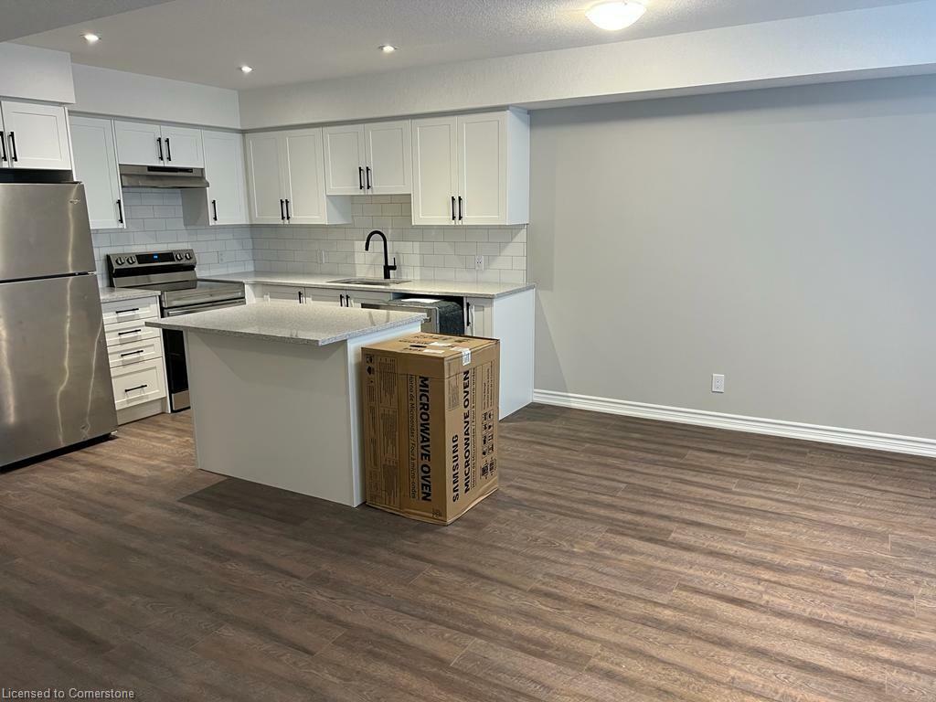Property Photo: 235 Chapel Hill Drive 11 ON N2R 1N3