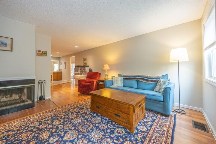 Property Photo:  8 Country Club Lane B  MA 01757 